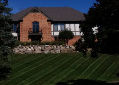 landscaping and lawn mowing services Bloomfield Hills, MI