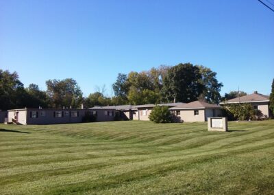 lawn mowing services near Bloomfield Hills, MI